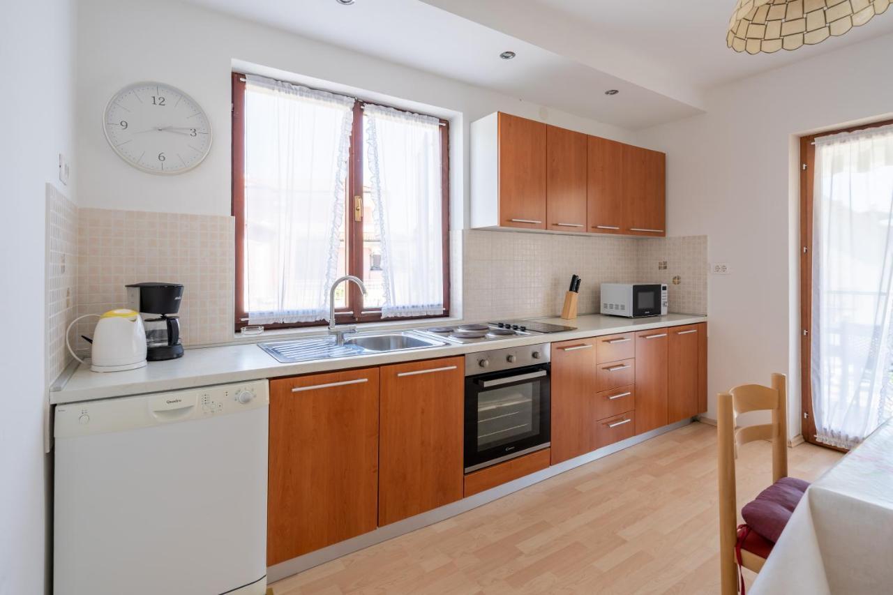 Apartmani&Soba Mimi ロヴィニ エクステリア 写真