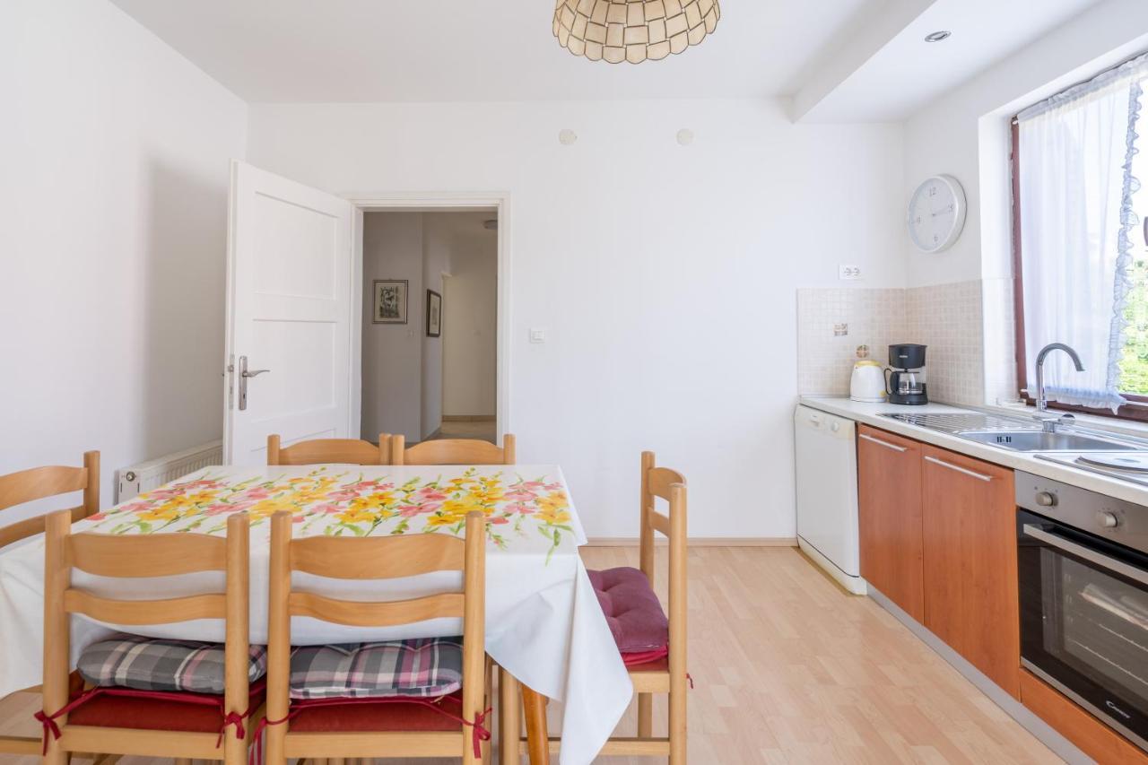 Apartmani&Soba Mimi ロヴィニ エクステリア 写真
