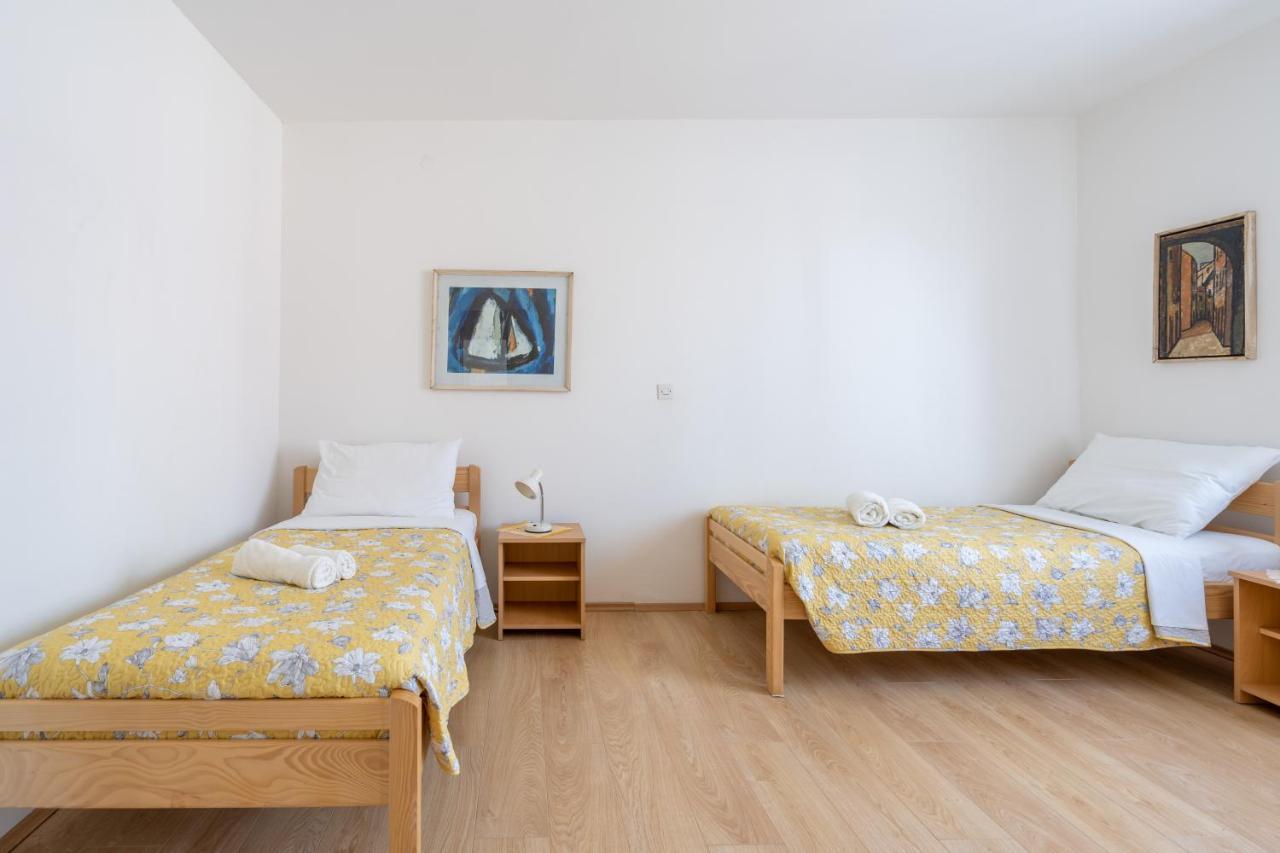 Apartmani&Soba Mimi ロヴィニ エクステリア 写真